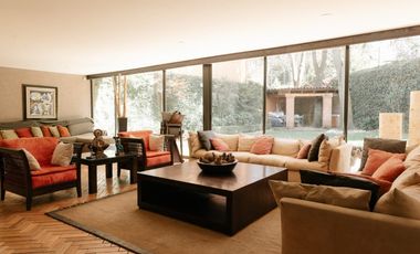 SE VENDE CASA EN JARDINES DEL PEDREGAL TRATO DIRECTO