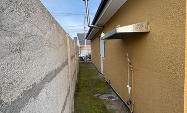 Se vende casa de 2 dormitorios y 1 baño en Villa Huertos de Chillán I – Camino a Las Mariposas