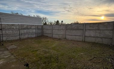 Se vende casa de 2 dormitorios y 1 baño en Villa Huertos de Chillán I – Camino a Las Mariposas