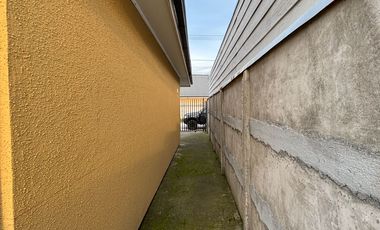 Se vende casa de 2 dormitorios y 1 baño en Villa Huertos de Chillán I – Camino a Las Mariposas