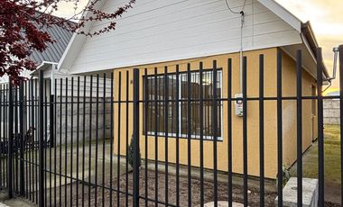 Se vende casa de 2 dormitorios y 1 baño en Villa Huertos de Chillán I – Camino a Las Mariposas
