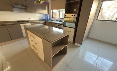 Hermosa Casa con Piscina en Arriendo Alto El Manzano Til Til