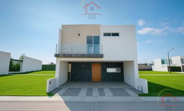 Vive en Cuautlancingo: Casa Nueva $2,450,000 con Club, Alberca y Seguridad