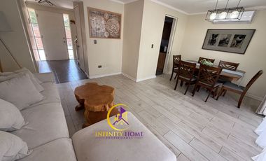 Espectacular Casa en Alto el Manzano Til-Til.