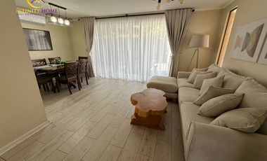 Espectacular Casa en Alto el Manzano Til-Til.