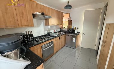 Espectacular Casa en Alto el Manzano Til-Til.