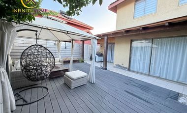 Espectacular Casa en Alto el Manzano Til-Til.