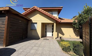 Espectacular Casa en Alto el Manzano Til-Til.