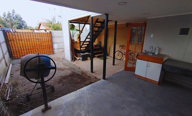 Casa de esquina del año 2022 con dos construcciones – Padre Hurtado