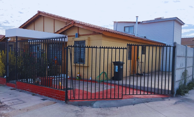 Casa de esquina del año 2022 con dos construcciones – Padre Hurtado