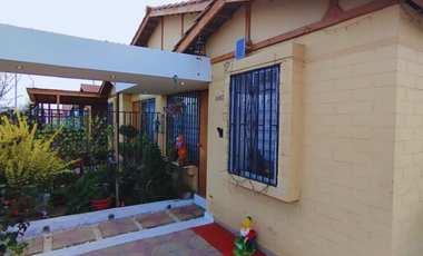 Casa de esquina del año 2022 con dos construcciones – Padre Hurtado