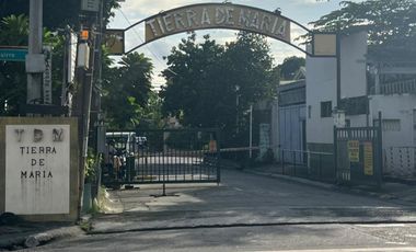 LOT WITH OLD STRUCTURE FOR SALE IN BF HOMES PHASE 2