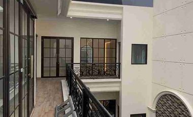 DIJUAL CEPAT MURAH RUMAH MEWAH DALAM CLUSTER DI CIPETE ADA KOLAM RENANG DAN LIFT