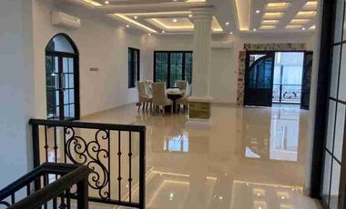 DIJUAL CEPAT MURAH RUMAH MEWAH DALAM CLUSTER DI CIPETE ADA KOLAM RENANG DAN LIFT