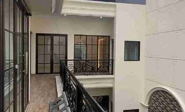 DIJUAL CEPAT MURAH RUMAH MEWAH DALAM CLUSTER DI CIPETE ADA KOLAM RENANG DAN LIFT