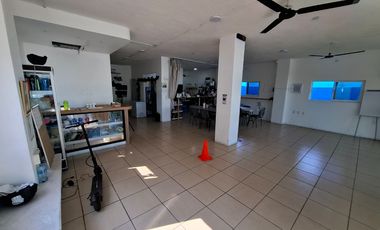 OPORTUNIDAD DE INVERSION CON ALTA PLUSVALIA, VENTA DE LOCALES COMERCIALES Y NAVE INDUSTRIAL, EXCELENTE ZONA A UN COSTADO DE SORIANA.