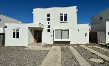 Vendo Casa amplia de 4 dormitorios en curauma, 400 mt2