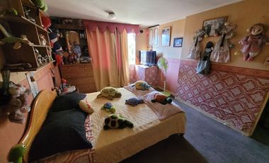 Se vende amplia casa en Puente Alto,a pasos de Av. Gabriela Oriente y a 5 minutos de hospital y estación metro Sotero del Rio