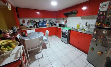 Se vende amplia casa en Puente Alto,a pasos de Av. Gabriela Oriente y a 5 minutos de hospital y estación metro Sotero del Rio
