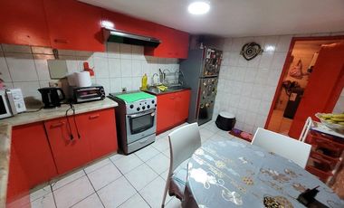 Se vende amplia casa en Puente Alto,a pasos de Av. Gabriela Oriente y a 5 minutos de hospital y estación metro Sotero del Rio