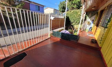 Se vende amplia casa en Puente Alto,a pasos de Av. Gabriela Oriente y a 5 minutos de hospital y estación metro Sotero del Rio