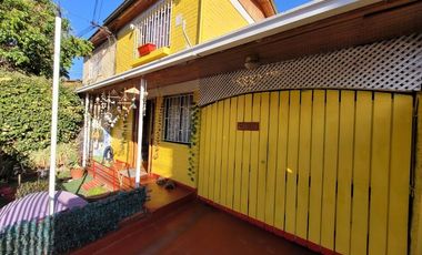 Se vende amplia casa en Puente Alto,a pasos de Av. Gabriela Oriente y a 5 minutos de hospital y estación metro Sotero del Rio