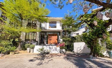 For Sale: 5-Bedroom Unit in Paseo de Magallanes