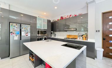 For Sale: 5-Bedroom Unit in Paseo de Magallanes