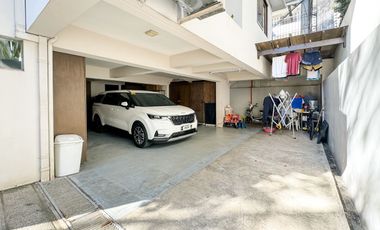 For Sale: 5-Bedroom Unit in Paseo de Magallanes