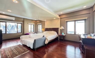 For Sale: 5-Bedroom Unit in Paseo de Magallanes