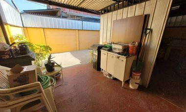 Se vende amplia casa, a pasos de Av. San Carlos y Av. Mexico, Puente Alto a 5 minutos metro Las Mercedes