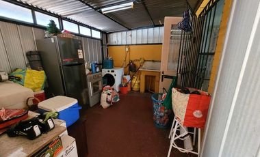 Se vende amplia casa, a pasos de Av. San Carlos y Av. Mexico, Puente Alto a 5 minutos metro Las Mercedes