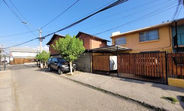 Se vende amplia casa, a pasos de Av. San Carlos y Av. Mexico, Puente Alto a 5 minutos metro Las Mercedes