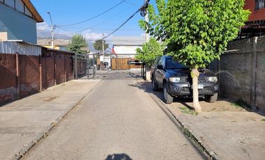 Se vende amplia casa, a pasos de Av. San Carlos y Av. Mexico, Puente Alto a 5 minutos metro Las Mercedes