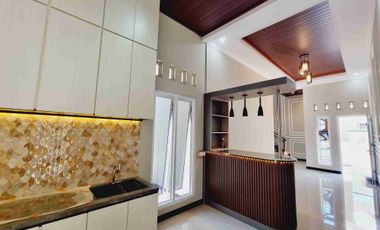 Rumah Mewah 2Lt Progres Bangun Dekat Kampus UMS Laweyan