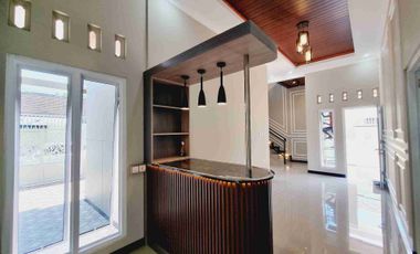 Rumah Mewah 2Lt Progres Bangun Dekat Kampus UMS Laweyan