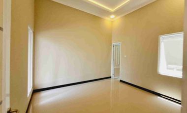 Rumah Mewah 2Lt Progres Bangun Dekat Kampus UMS Laweyan