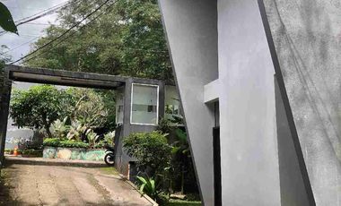 Jual Tanah ada sungai kecil dlm.kom.Villa.Dago Giri. Bandung.