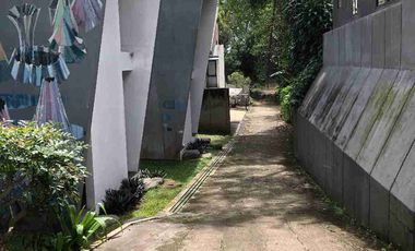 Jual Tanah ada sungai kecil dlm.kom.Villa.Dago Giri. Bandung.
