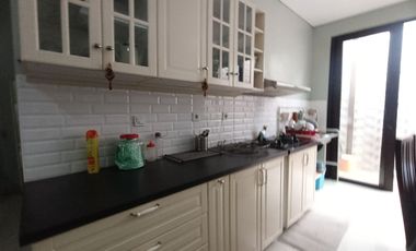 Jual CEPAT Rumah CANTIK Full Furnished dekat Tol PASTEUR dan Gegerkalong Bandung