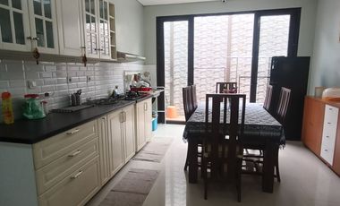 Jual CEPAT Rumah CANTIK Full Furnished dekat Tol PASTEUR dan Gegerkalong Bandung