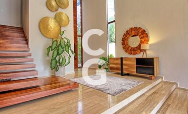 Casa en Venta en Cancún en Residencial Lagos del sol a pié de lago con 3 Rec