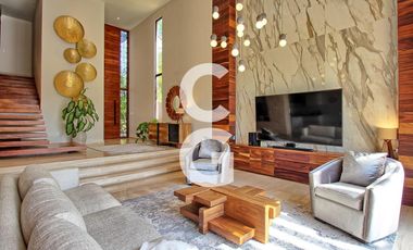 Casa en Venta en Cancún en Residencial Lagos del sol a pié de lago con 3 Rec