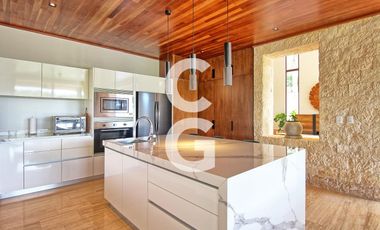 Casa en Venta en Cancún en Residencial Lagos del sol a pié de lago con 3 Rec