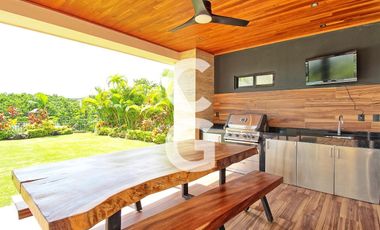 Casa en Venta en Cancún en Residencial Lagos del sol a pié de lago con 3 Rec