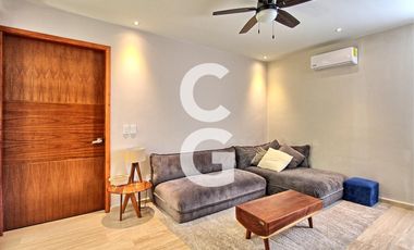 Casa en Venta en Cancún en Residencial Lagos del sol a pié de lago con 3 Rec