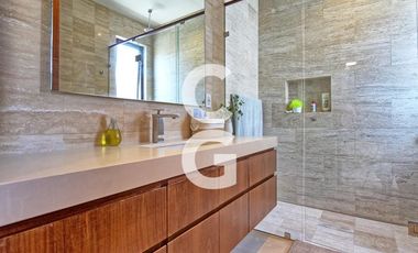 Casa en Venta en Cancún en Residencial Lagos del sol a pié de lago con 3 Rec