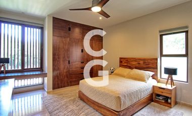 Casa en Venta en Cancún en Residencial Lagos del sol a pié de lago con 3 Rec