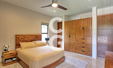 Casa en Venta en Cancún en Residencial Lagos del sol a pié de lago con 3 Rec