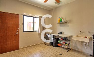 Casa en Venta en Cancún en Residencial Lagos del sol a pié de lago con 3 Rec